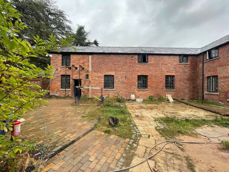 image for 15 x hardwood custom made windows £150 each 