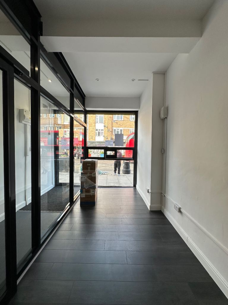 Prime Ground Floor Front Retail Unit to Let – Bethnal Green – £1,300 PCM