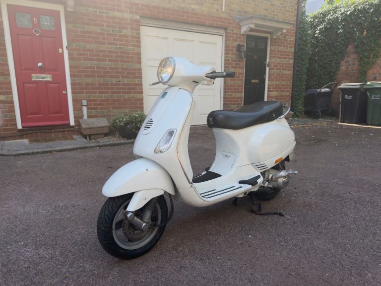 Piaggio, VESPA, 2005, 124 (cc)