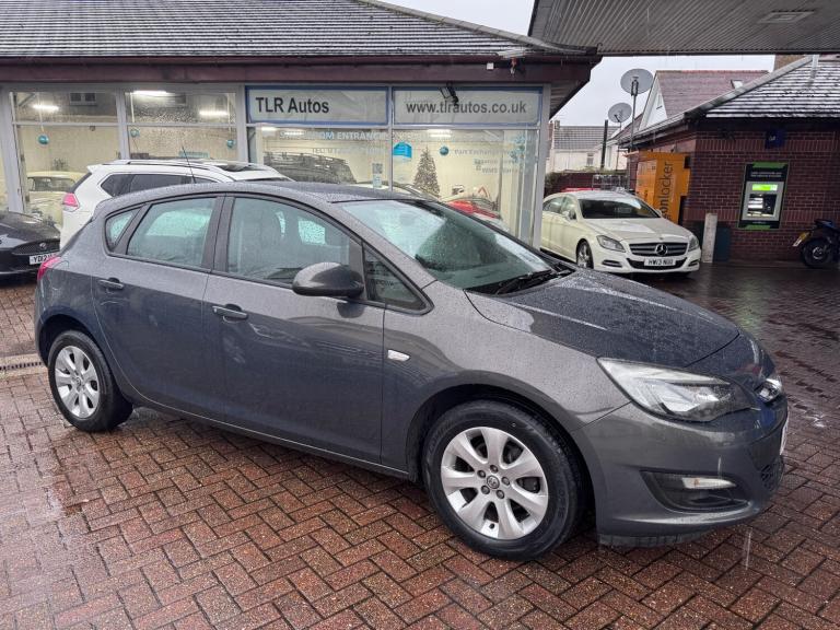 2014 Vauxhall Astra 1.4i 16V Design 5dr HATCHBACK Petrol Manual