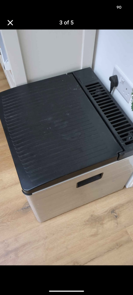 Dometic 3 way camper fridge 12v 240 gas caravan 
