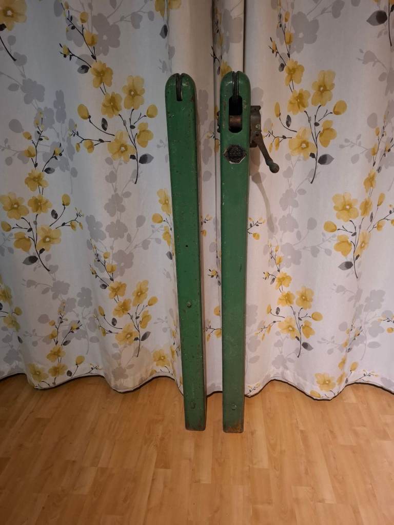 Vintage tennis posts