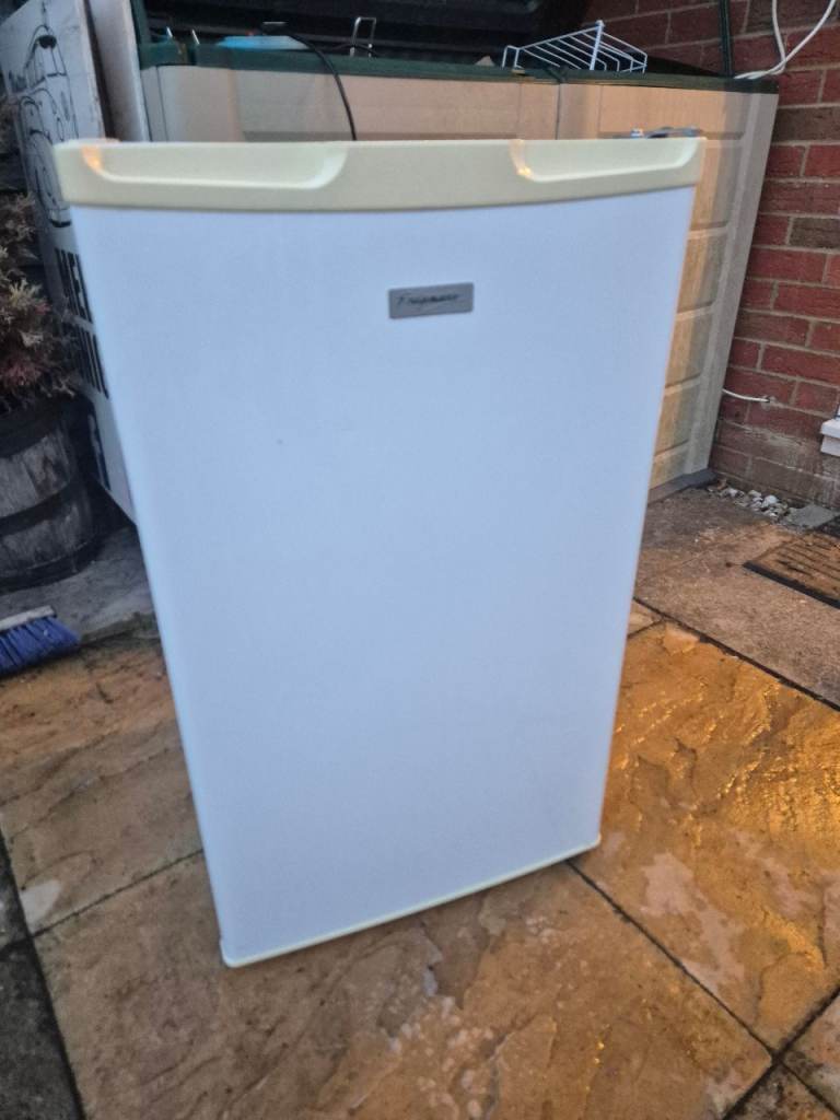 Fridgemaster Undercounter Fridge with Freezer Box – White, delivery available 