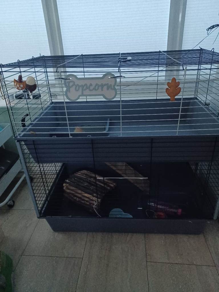 Double storey indoor hutch