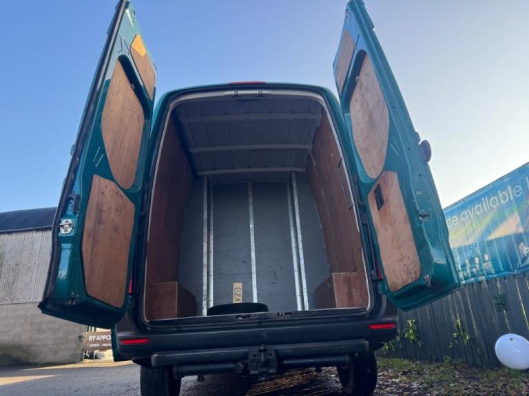  Mercedes-Benz Sprinter SPRINTER 2.1L 314CDI 3.5t H2 L2 RWD WINDOW COMBI CREW