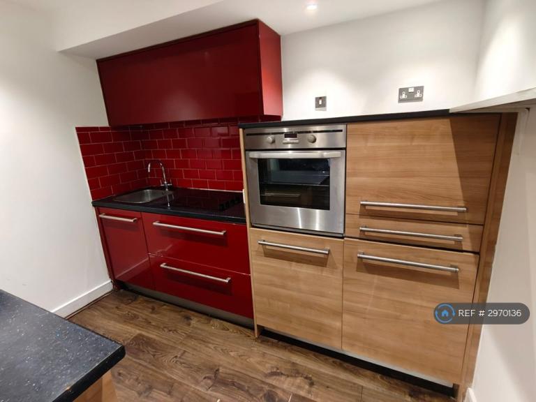 2 bedroom flat in Hemisphere, Birmingham, B5 (2 bed) (#2970136)