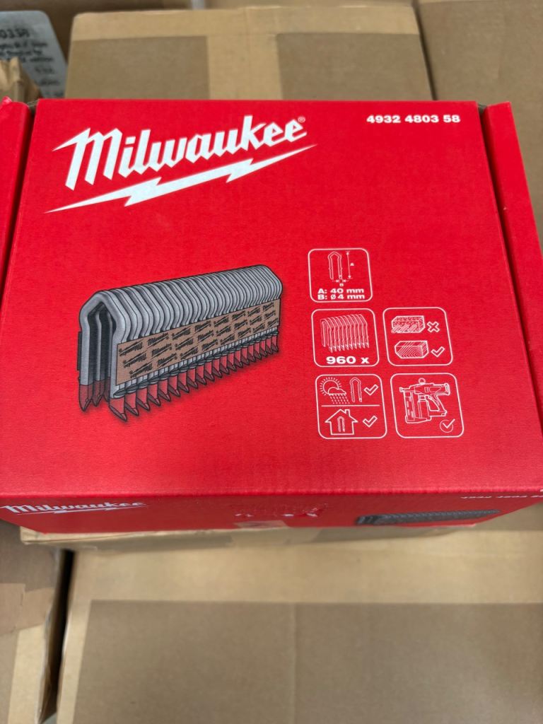 MILWAUKEE FENCING STAPLES 40MM