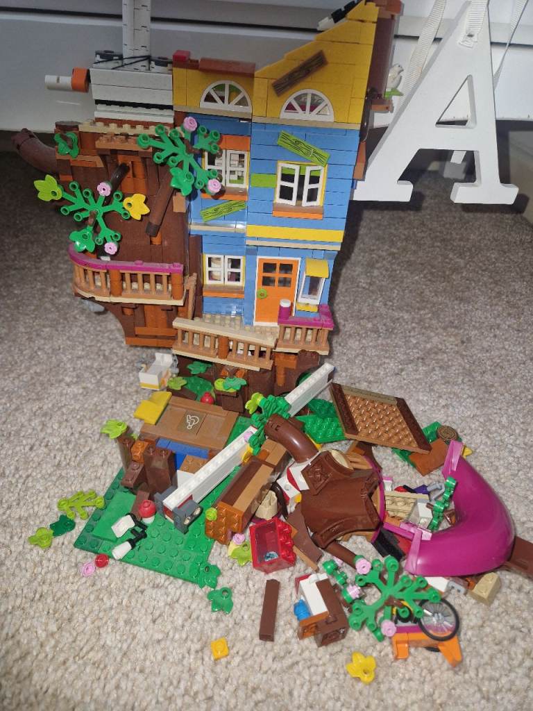 LEGO Friends Mia's Tree House Set – Partially Assembled