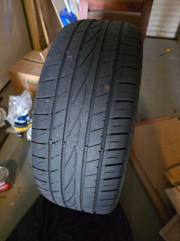 Sumitomo tyre - part worn (195/50/R15 82V)