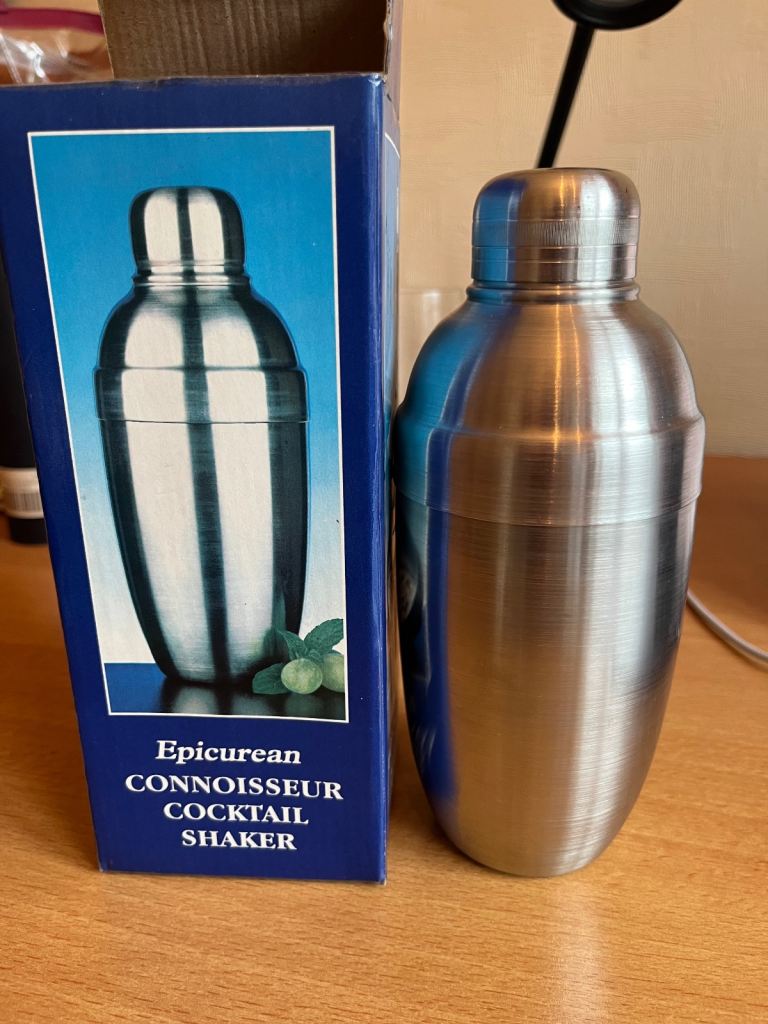 EPICUREAN CONNOISSEUR COCKTAIL SHAKER - UNUSED - IN BOX 