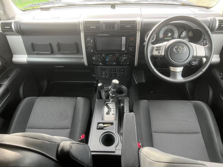2011 Toyota FJ Cruiser CRUISER 4.0 V6 RHD FJ40 * COLOUR PACKAGE * DAD ACCESSORIES * MODERN DAY LA...
