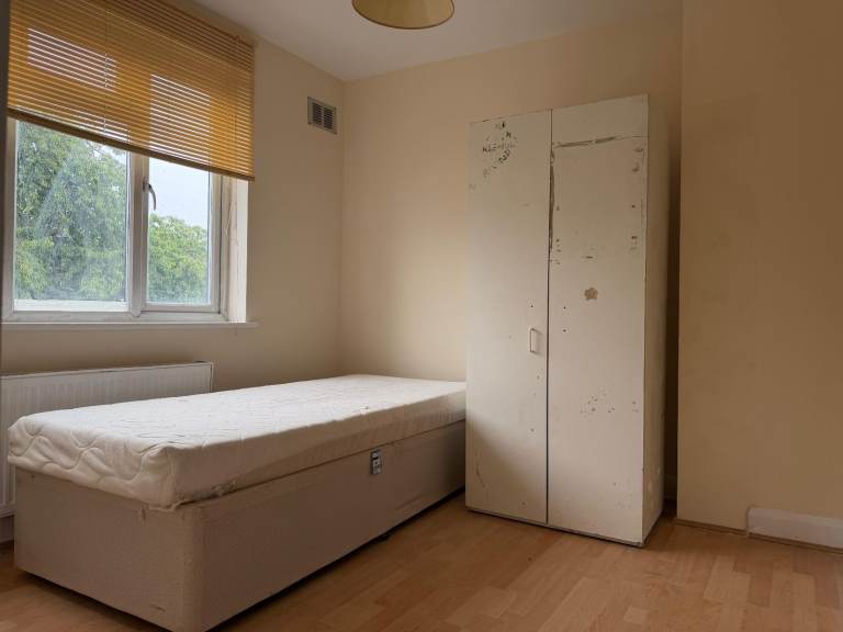 3 Bedroom House to Rent in Wembley | DSS Welcome | Private Garden