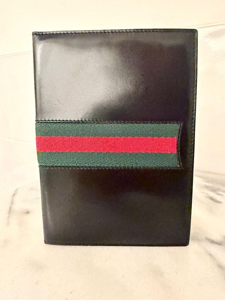 GUCCI - Vintage trade mark leather passport holder c 1986