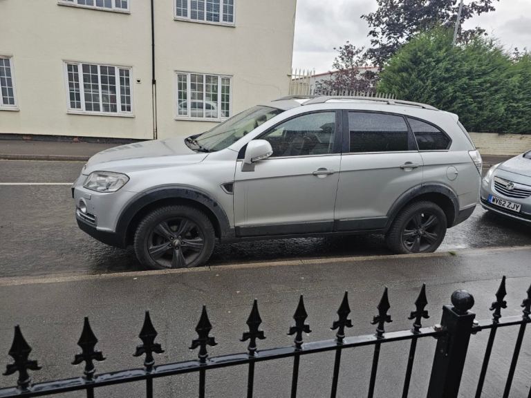 Chevrolet, CAPTIVA, LTZ AUTOMATIC  4x4 FSH X2 keys long mot full 