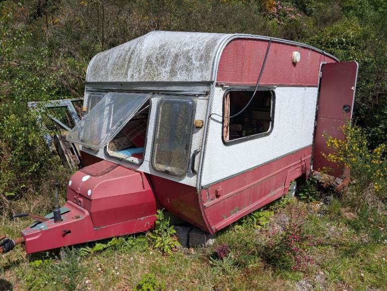 FREE: Vintage 1970s Thomson Caravan (Spares / Repairs / Parts) - May need winched