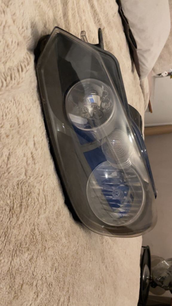 Vw mk6 passenger side light 