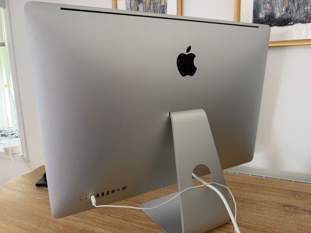 27-inch Mid-2010 Apple iMac Core i7 2.93GHz – SSD + 1TB HDD