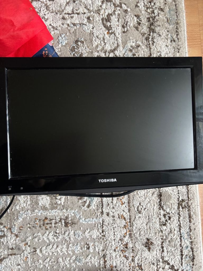 Toshiba TV – Good Working Order, No Controller
