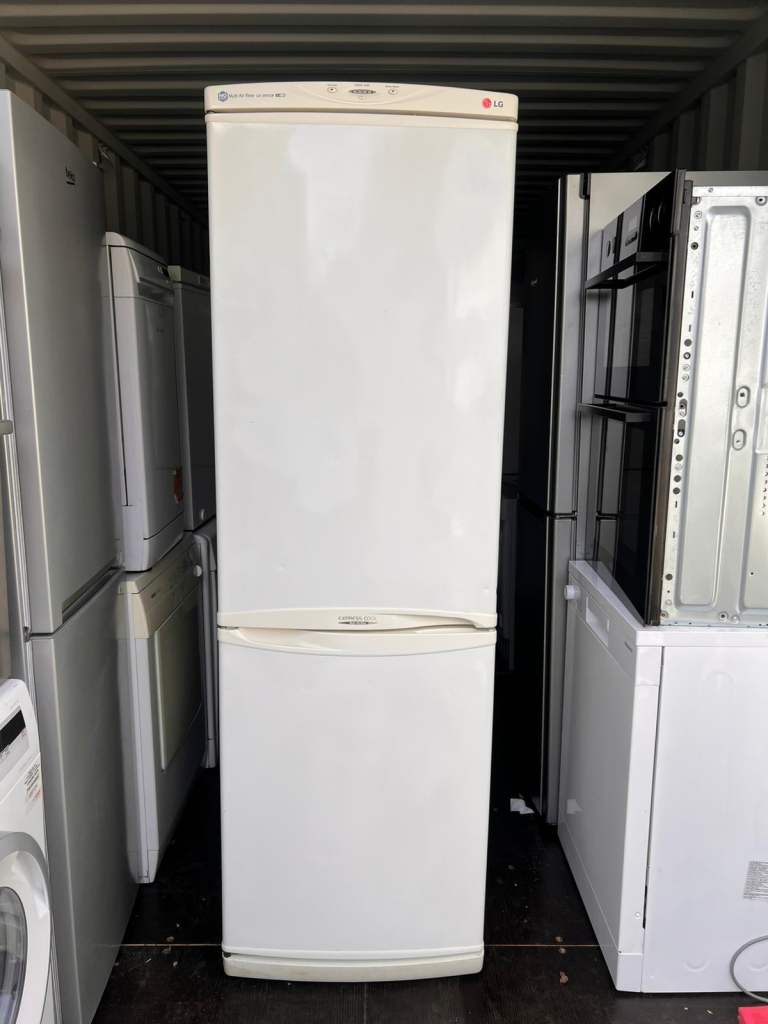 Fridge Freezer - LG (Delivery Available) Product ID:628