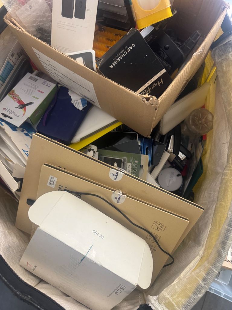 Large Bulk Lot of Mixed Electronic Accessories & Gadgets