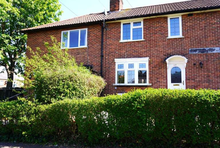 3 bedroom house in Great Down Road, London