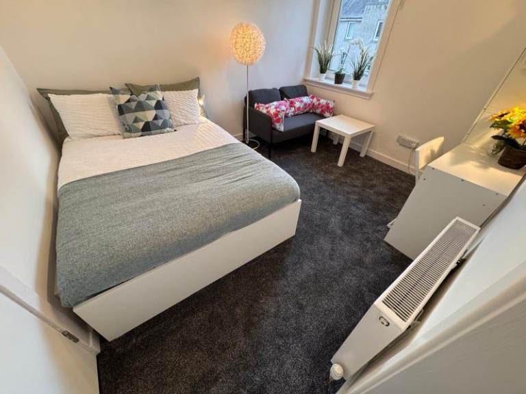 LEEDS DSS UC LCW PIP BENEFITS DOUBLE ROOM