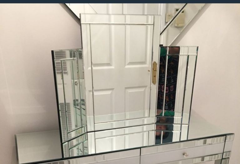 Dressing table mirror 