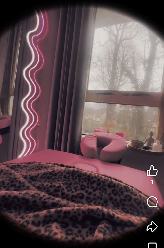 Foldable Pink 3-Section Portable Beauty/Lash Bed, 60cm