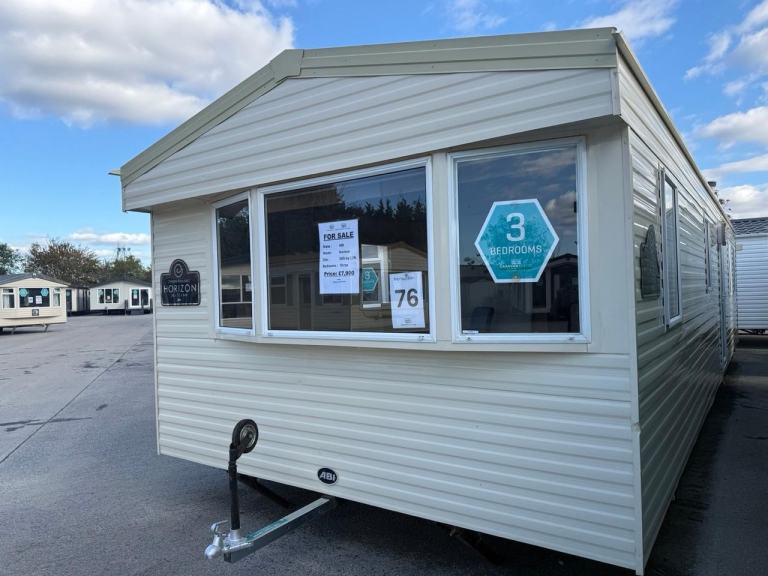 36x12ft 3 Bed Static Caravan - Freestanding furniture, new carpet - Offsite sale