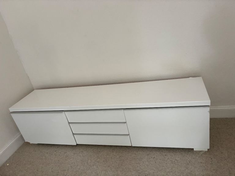 White IKEa Sideboard/TV Unit with Drawers – Good Condition