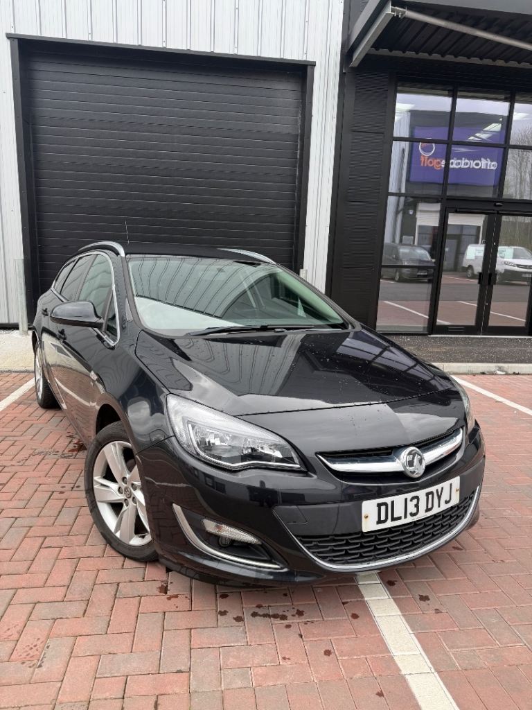 2013 Astra Sri 1.6 petrol estate 