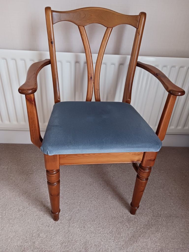 Set of 4 Ducal Pine Carver Dining Chairs