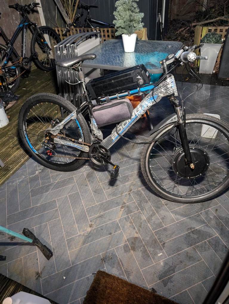 Bike black 26inch Frame and wheels 1000w hub