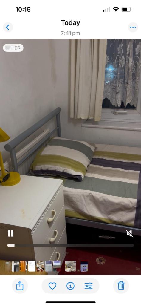 Single bedroom for share