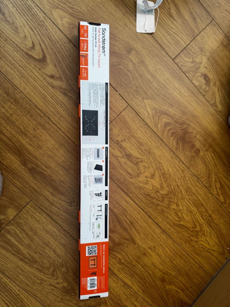 Brand New Sandstrom Flat to Wall Tilting TV Mount STL14