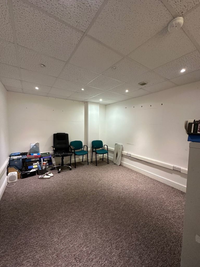 Desirable Ground Floor Rear Office / Retail Unit To Let - Whitechapel London E1