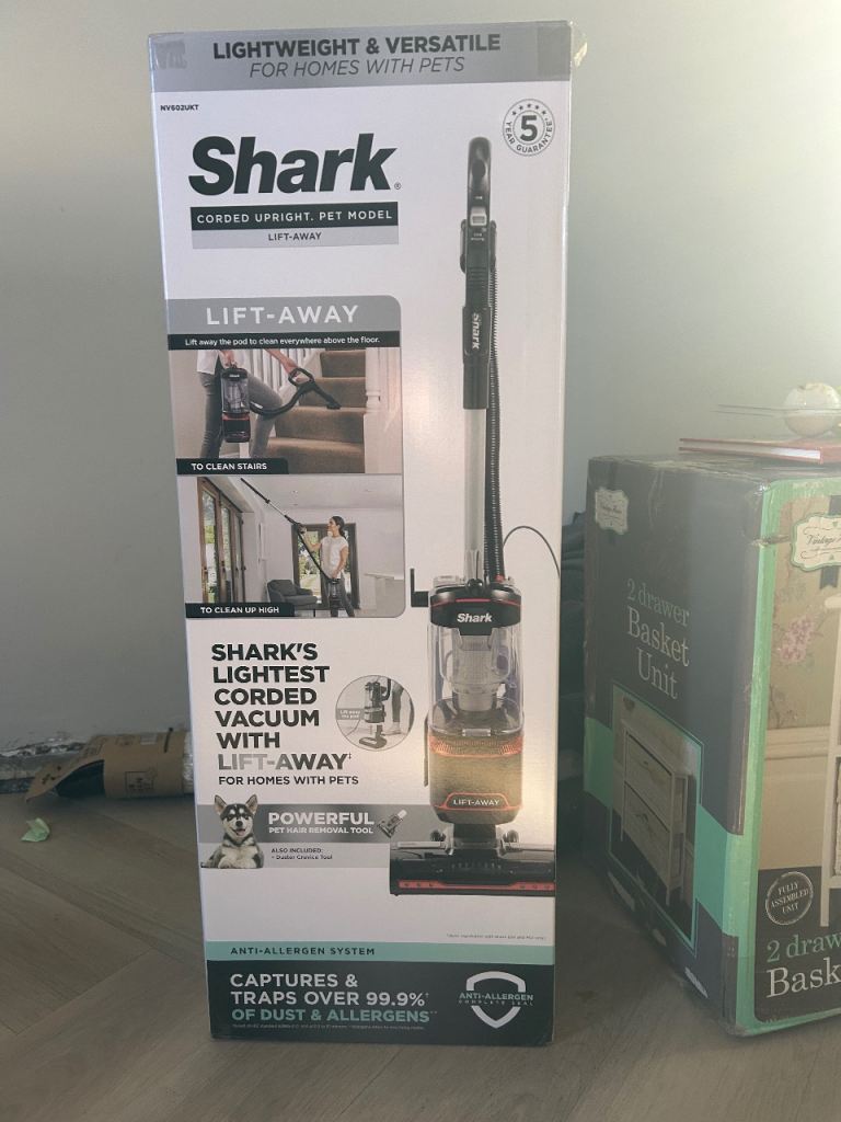 Shark pet hoover brand new still boxed 