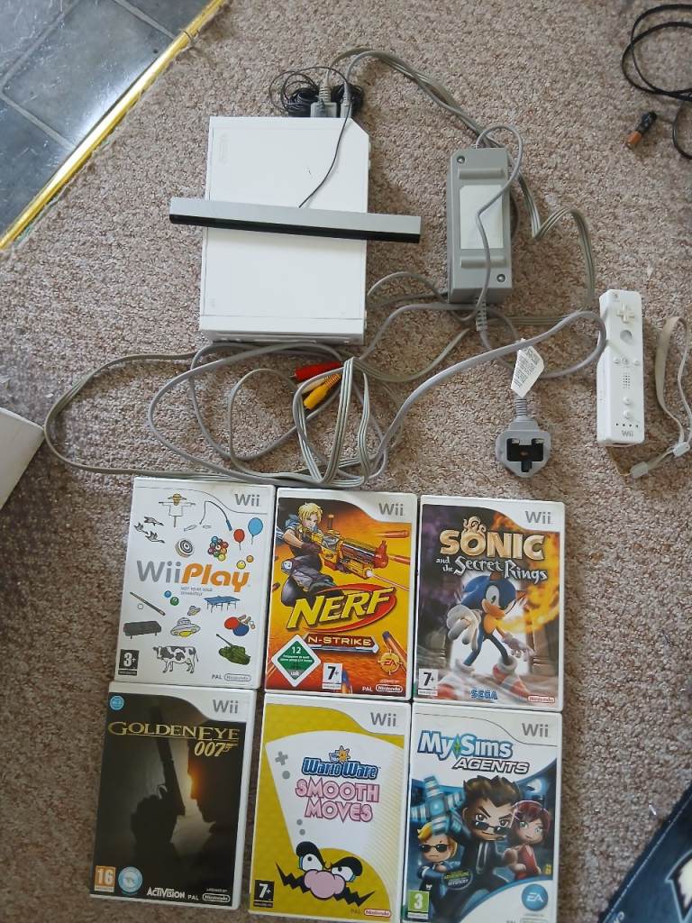 Nintendo wii console & game bundle inc sonic & wario