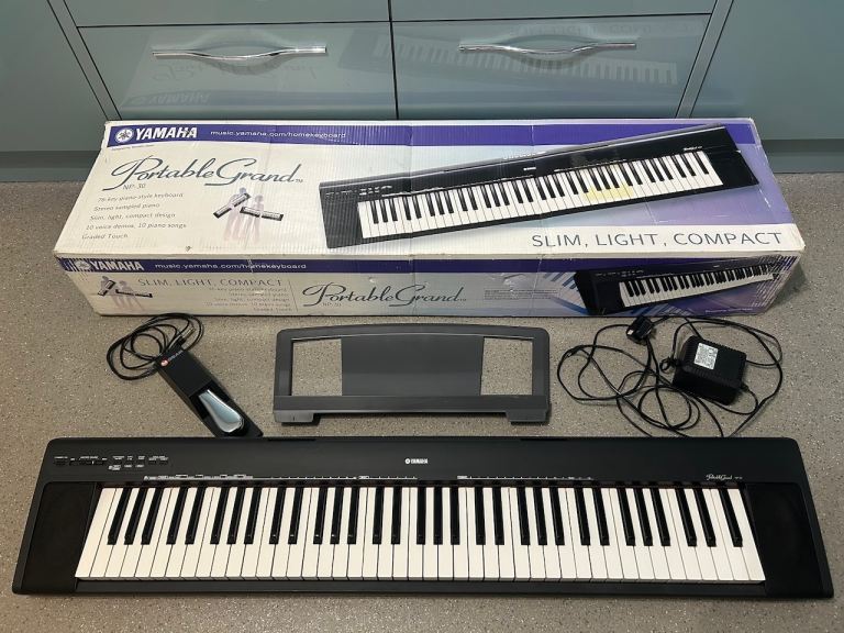Yamaha NP-30 Portable Grand Digital Piano 76-Key + M-Audio SP-2 Pedal