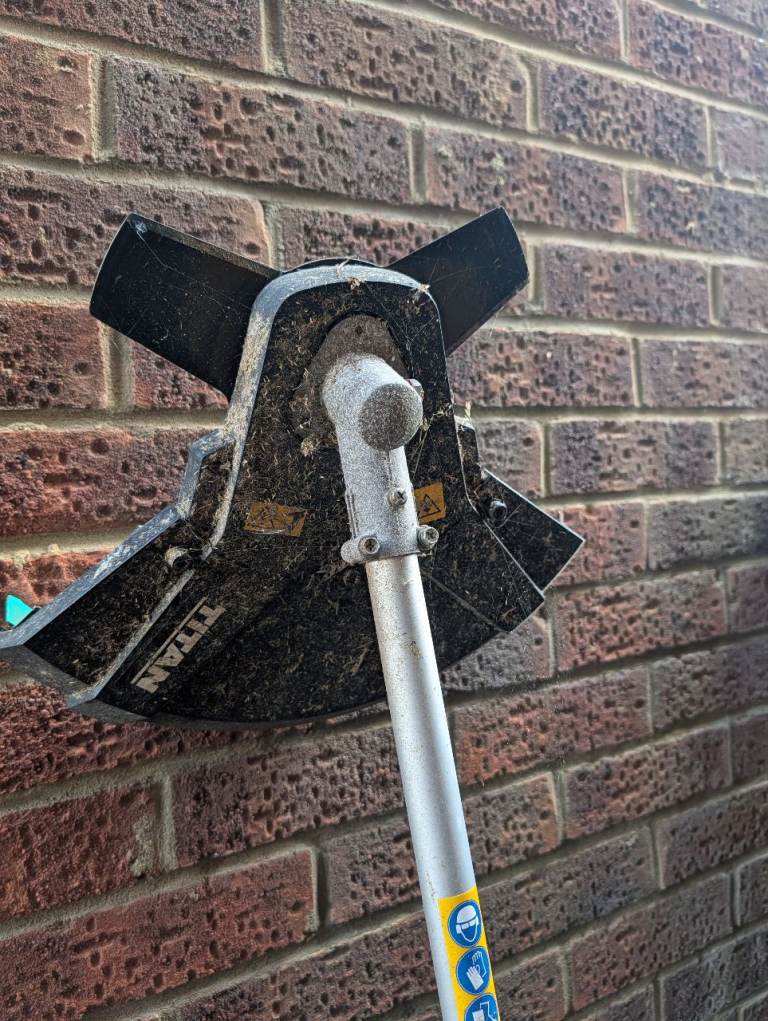 Titan Petrol Strimmer / Brush Cutter – Good Condition