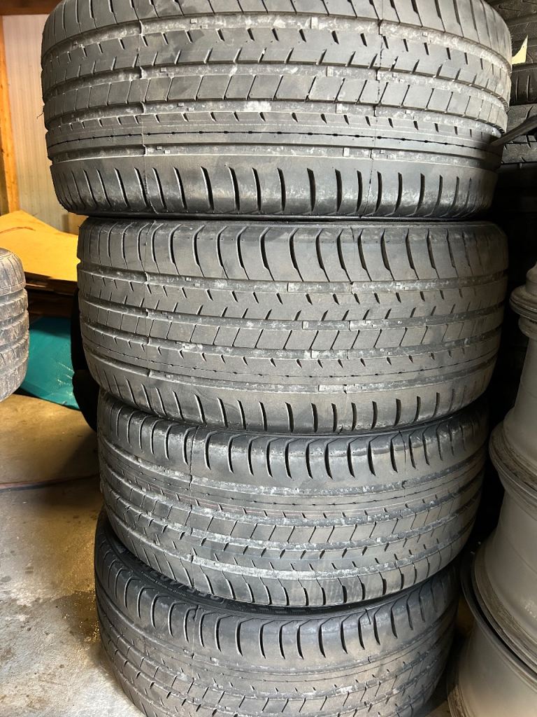 245/40/20 4 new tyres