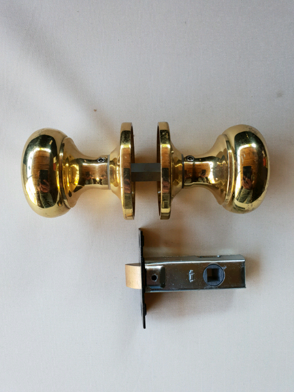Door knobs and latch