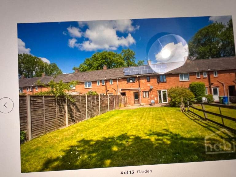 Large 4 bedroom house. Drive with parking. Big clean and maintained garden. Close to UEA. 