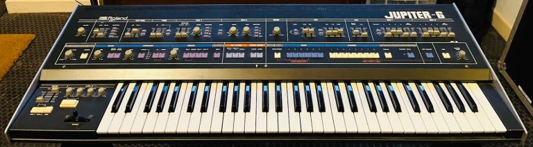 Roland Jupiter-6 analog vintage 6-voice polyphonic synthesizer