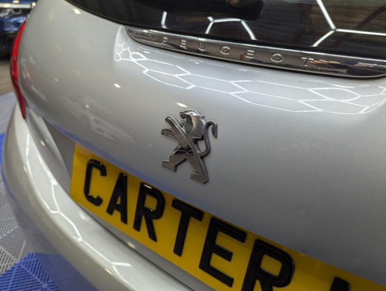 2015 Peugeot 208 1.2 VTi Active 5dr HATCHBACK Petrol Manual