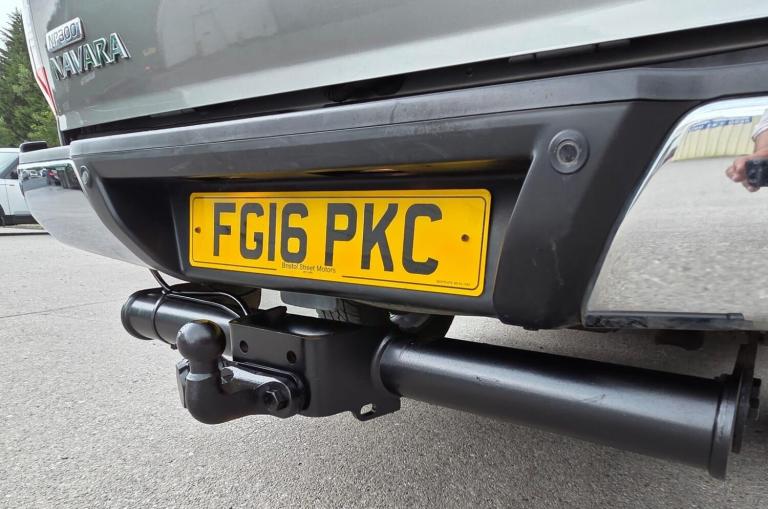 2016 Nissan Navara Double Cab Pick Up Tekna 2.3dCi 190 4WD PICK UP DIESEL Manual