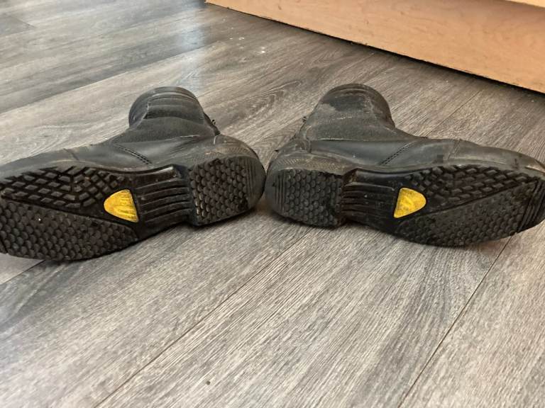 Motorcycle boots size 5 brand Aser