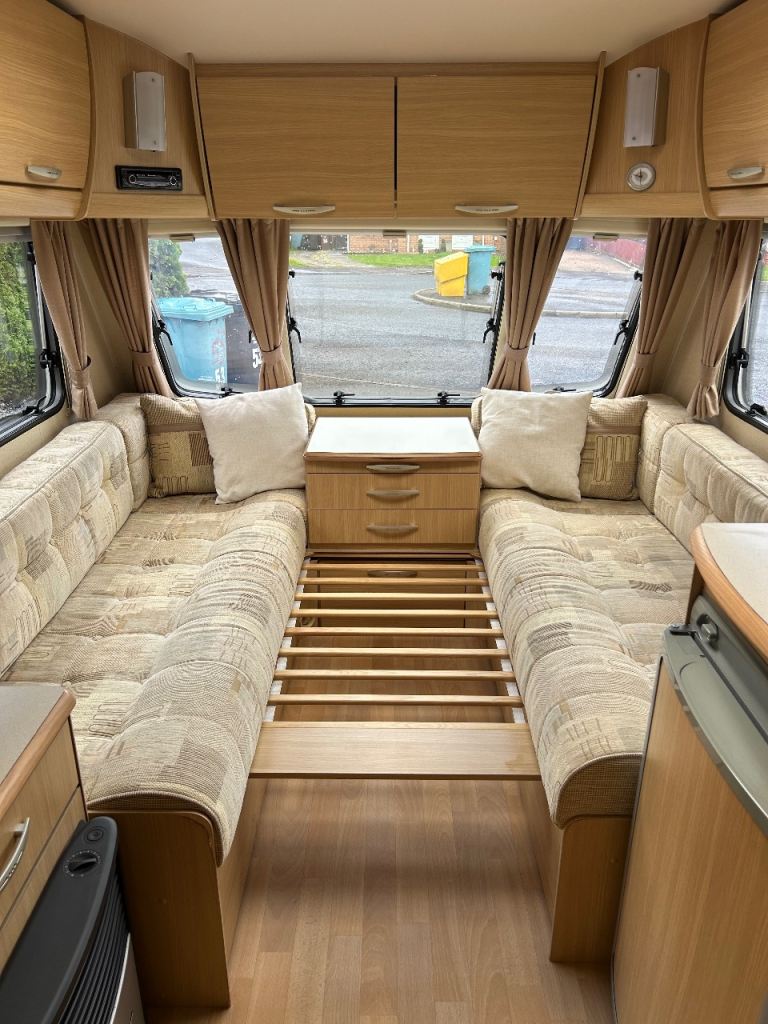 Swift Abbey Vogue 460, 2006 - 2 Berth Caravan with Motor Mover