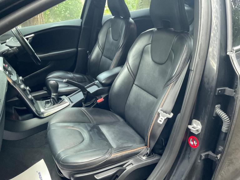 2015 Volvo V40 D2 Cross Country Lux Nav 5dr HATCHBACK DIESEL Manual