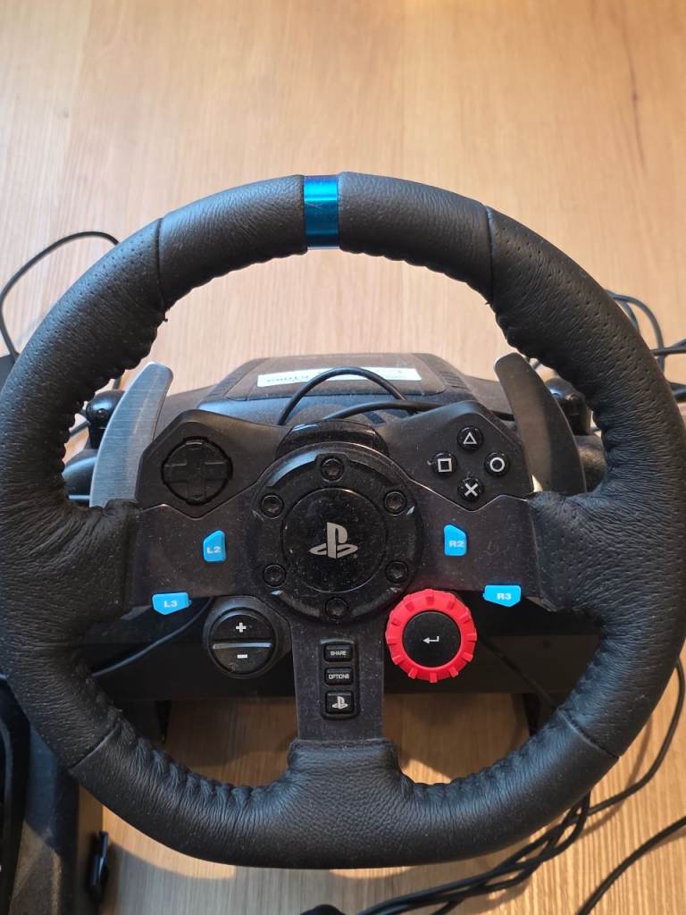 🎮 Logitech G29 Racing Wheel + Pedals + Gear Shifter – PS4 / PS5 / PC
